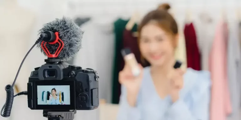 Product tutorial video being recorded on a camera with a microphone